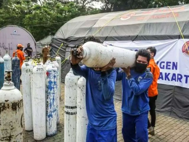 Oxygen emergency in Indonesia with Delta variant global havoc