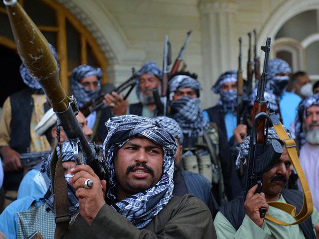 Kabul to rush troops to border amid Taliban gains