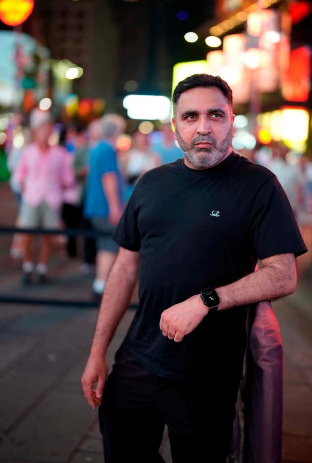Journey from England to Pakistan: Samad Aariz Takes On Showbiz After Business